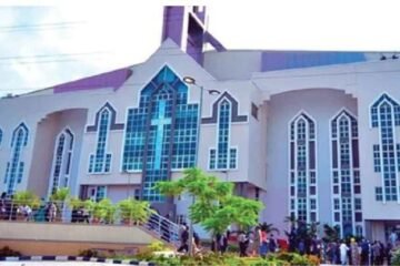 Economic Hardship: Church Shares Food, Cash To Less Privileged During Service