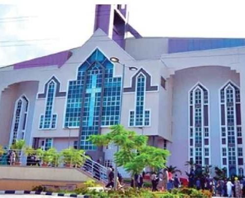 Economic Hardship: Church Shares Food, Cash To Less Privileged During Service