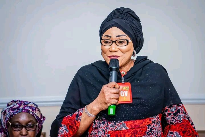 Gov Otti Hands Over Approved Land Certificate Of Occupancy To FGN For The Establishment Of Federal Government College Of Education In ABIA, Sets Up Committee To Ensure Institution Takes Off By September 2024 8 1721202081051