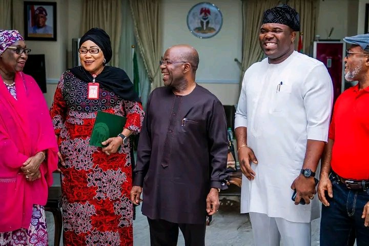 Gov Otti Hands Over Approved Land Certificate Of Occupancy To FGN For The Establishment Of Federal Government College Of Education In ABIA, Sets Up Committee To Ensure Institution Takes Off By September 2024 1 1721202111882