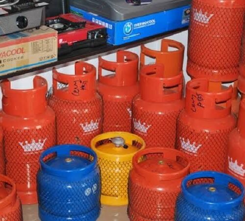 FG Distributes Free Cooking Gas Cylinders In Lagos