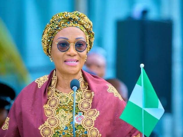 Tinubu’s Wife Denies Husband’s Role In Economic Hardship, Saying He Was Already Rich