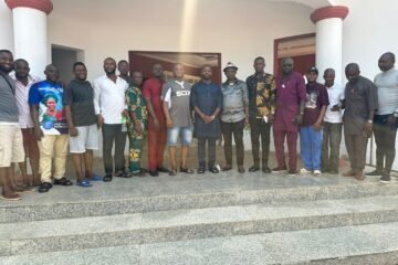 Familiarization Visit: Hon. Otuwe Oji Warmly Receives Chief Ikenna Ukwa And His Team At His Nkporo Country Home