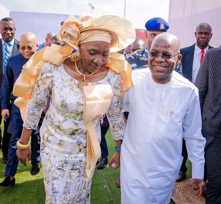 Governor Otti Honors Mrs. Nnennaya Otti's Courageous Role In The 2023 General Election At Her Daughter's Wedding Ceremony 5 1742113270404
