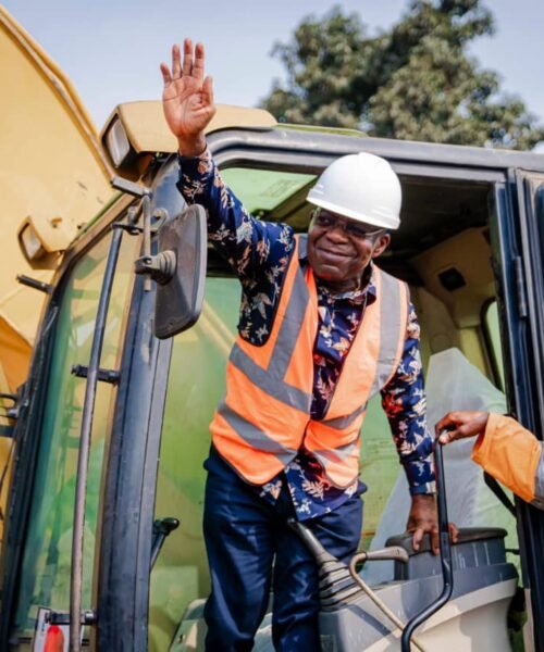 Governor Otti’s Caterpillars Roll Into Ukwa West – By Ebere Uzoukwa, Ph.D (SSA To Gov. Otti On Public Affairs)