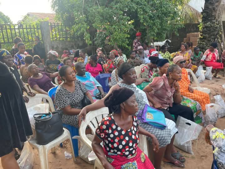 Amaekpu Ohafia Women Receives Fertilizer From Ikenna Ukwa 7 FB IMG 1747984049630