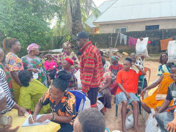 Amaekpu Ohafia Women Receives Fertilizer From Ikenna Ukwa 5 FB IMG 1747984068795