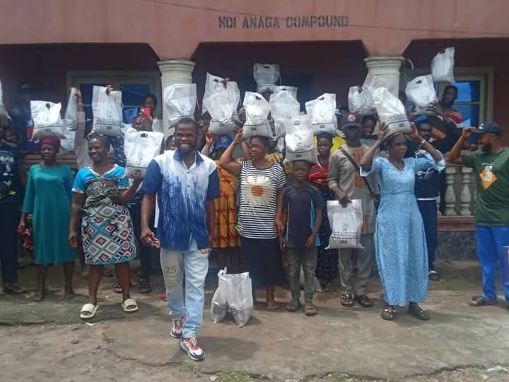 Amaekpu Ohafia Women Receives Fertilizer From Ikenna Ukwa 6 FB IMG 1747984072923