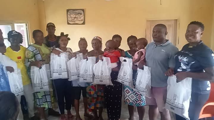 Amaekpu Ohafia Women Receives Fertilizer From Ikenna Ukwa 4 FB IMG 1747984093903