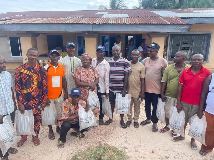 Nkporo Farmers Receive Fertilizers From Ikenna Nicolas Ukwa 9 IMG 20250519 WA0004