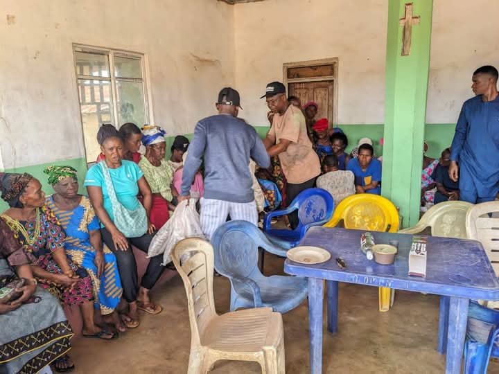 Nkporo Farmers Receive Fertilizers From Ikenna Nicolas Ukwa 8 IMG 20250519 WA0006