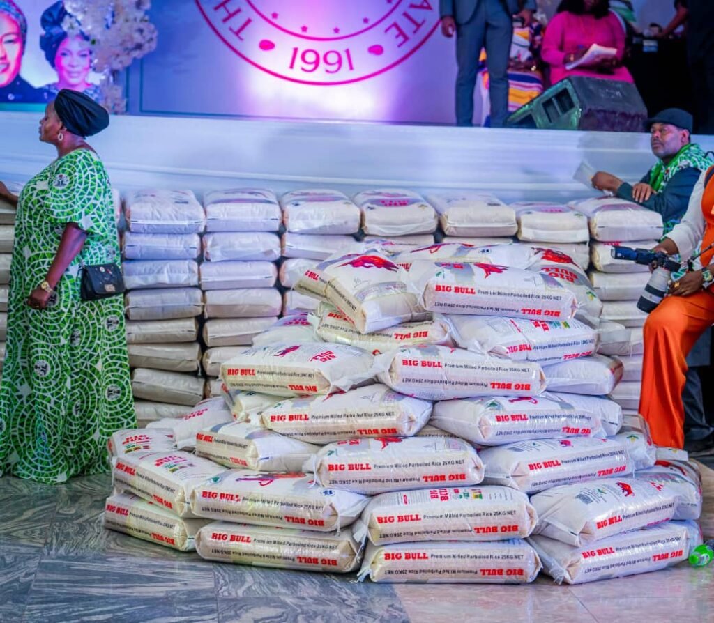Mrs. Tinubu Commences Distribution Of Food Items As Part Of RHI In Abia State, As Gov. Otti Lauds Initiative 4 IMG 20250523 WA0060