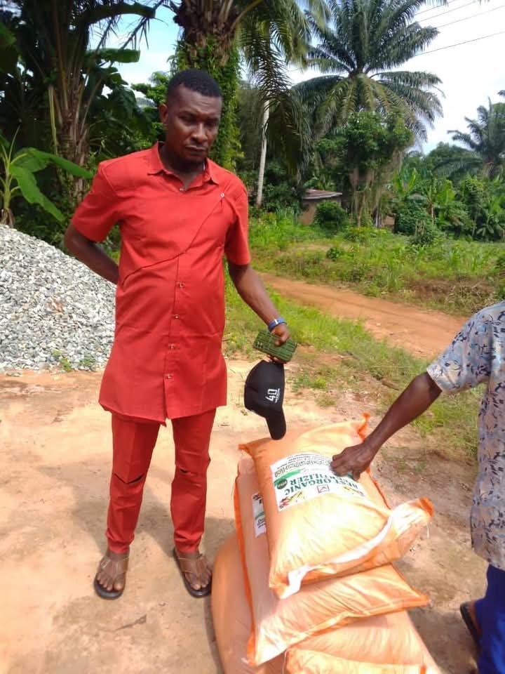 Ikenna Distributes More Fertilizers To Women In Ohafia Communities 5 FB IMG 1749830917941