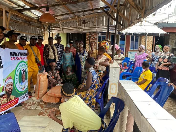 Amuru Abam And Ihechiowa Women Receive Bags Of Fertilizer From Ikenna & Jenn Ukwa Foundation 6 IMG 20250615 WA0098