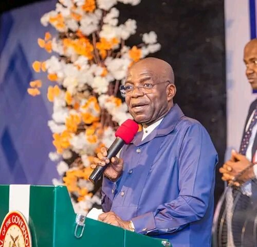 Aba Business Community Raises Funds For Security Trust Fund, As Gov. Otti Announces Commissioning Of Port Harcourt Road By President Tinubu