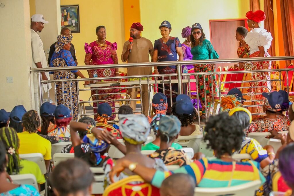 Ikenna Ukwa Interacts With Abam APC Women Leaders, Pledges Empowering Traders With Business Support Grant 4 7784