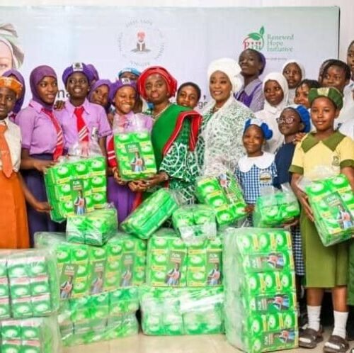 Massive Ovation For Oluremi Tinubu As She Launches N2.55 Billion Sanitary Pads For 370,000 Schoolgirls