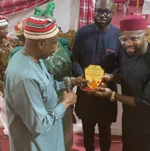 Amaekpu Development Union, Abuja Branch Honours Ikenna Ukwa With Award Of Excellence