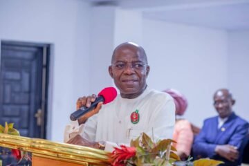 2027: Governor Otti Bombs Orji Kalu, Benjamin Kalu And Other Displaced Abia Politicians With Moral Truth – By Ebere Uzoukwa Ph.D ( SSA To Governor Otti On Public Affairs)