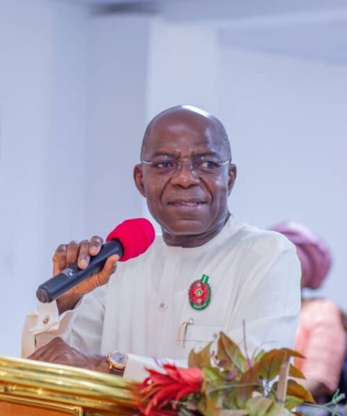 2027: Governor Otti Bombs Orji Kalu, Benjamin Kalu And Other Displaced Abia Politicians With Moral Truth – By Ebere Uzoukwa Ph.D ( SSA To Governor Otti On Public Affairs)