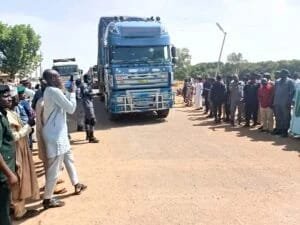 2,000 Stranded Trucks Roll Out As Nigeria Reopens Benin, Niger Boarders