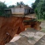 Erosion Alert: Amaekpu Ohafia- Gully Threatens Homes Behind  Community School